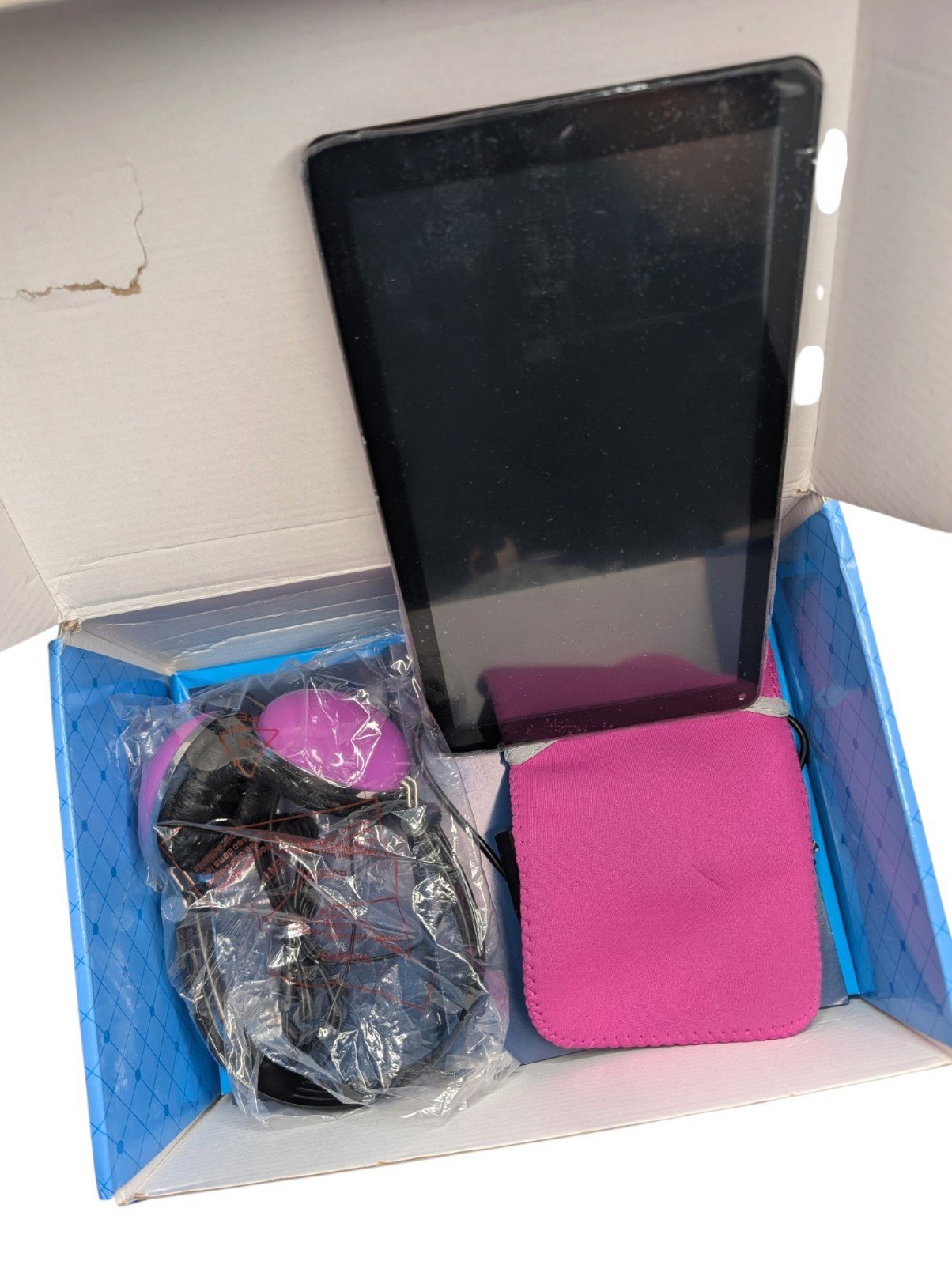 Ematic EGQ236BD 10.1in 16GB Tablet Keyboard Headphones Bundle - Image 2