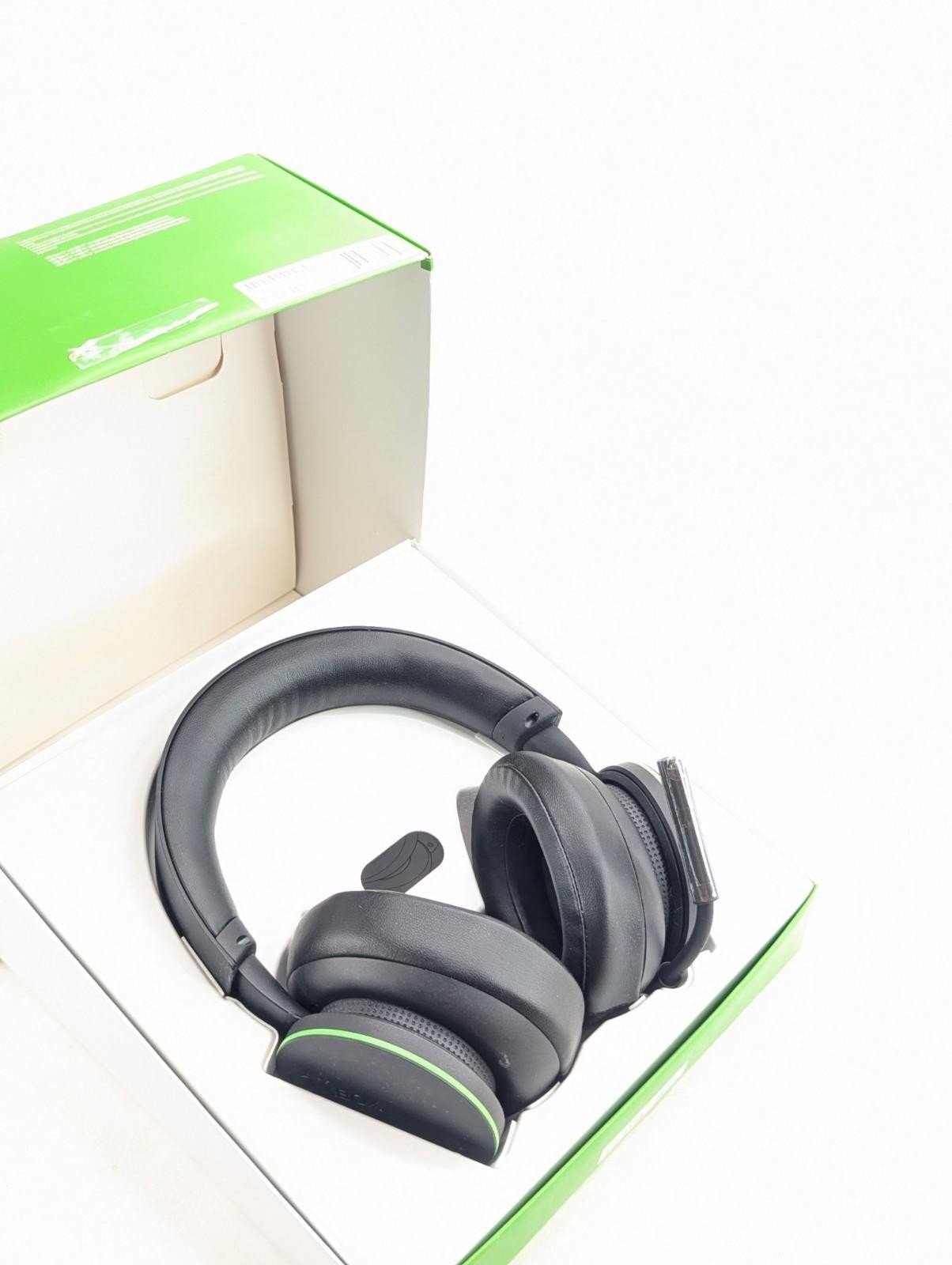 Original Microsoft Xbox Wireless Headset - Black 3 Original Microsoft Xbox Wireless Headset - Black - Image 3