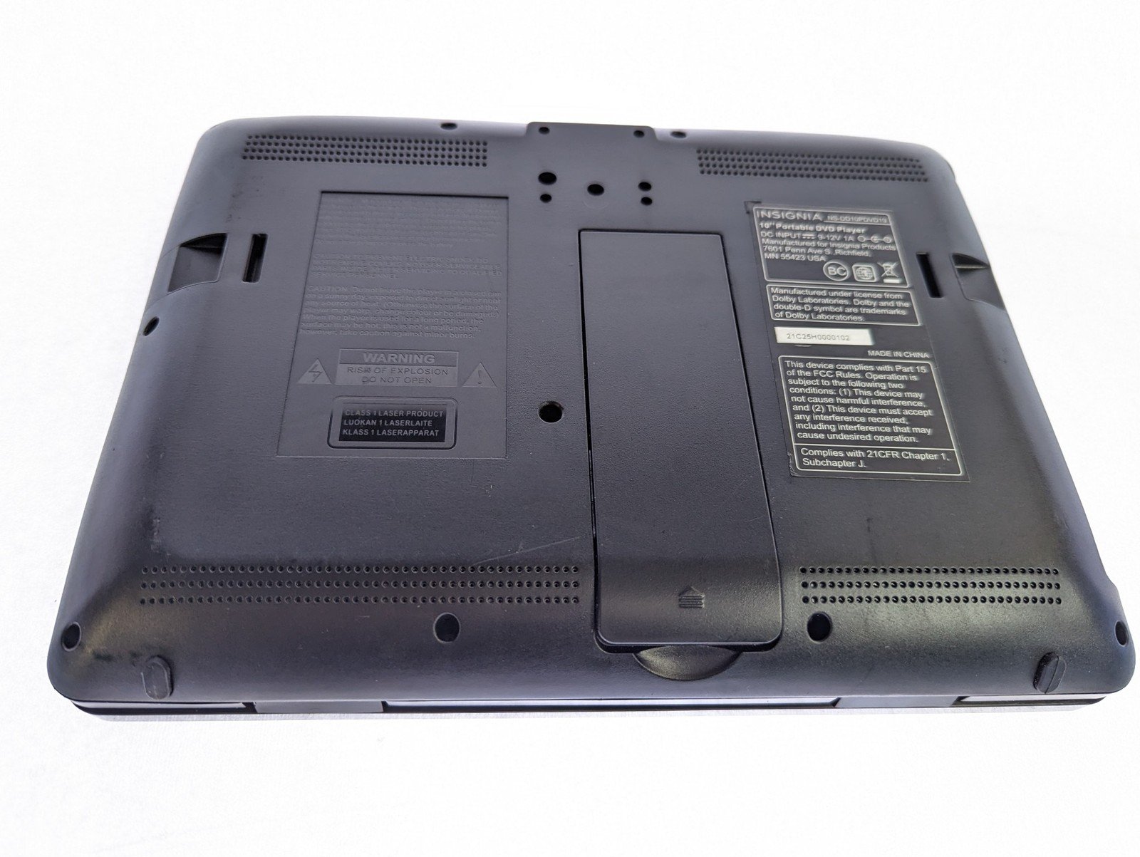 Insignia 10" Travel Portable Car DVD Player with Kickstand NS-DD10PDVD19 BLACK 5 Insignia 10" Travel Portable Car DVD Player with Kickstand NS-DD10PDVD19 BLACK - Image 5