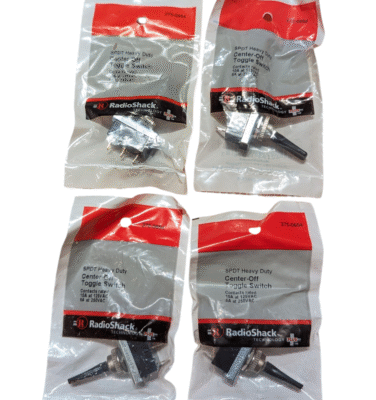 PACK OF 4x  RadioShack SPDT 6-Amp Switch