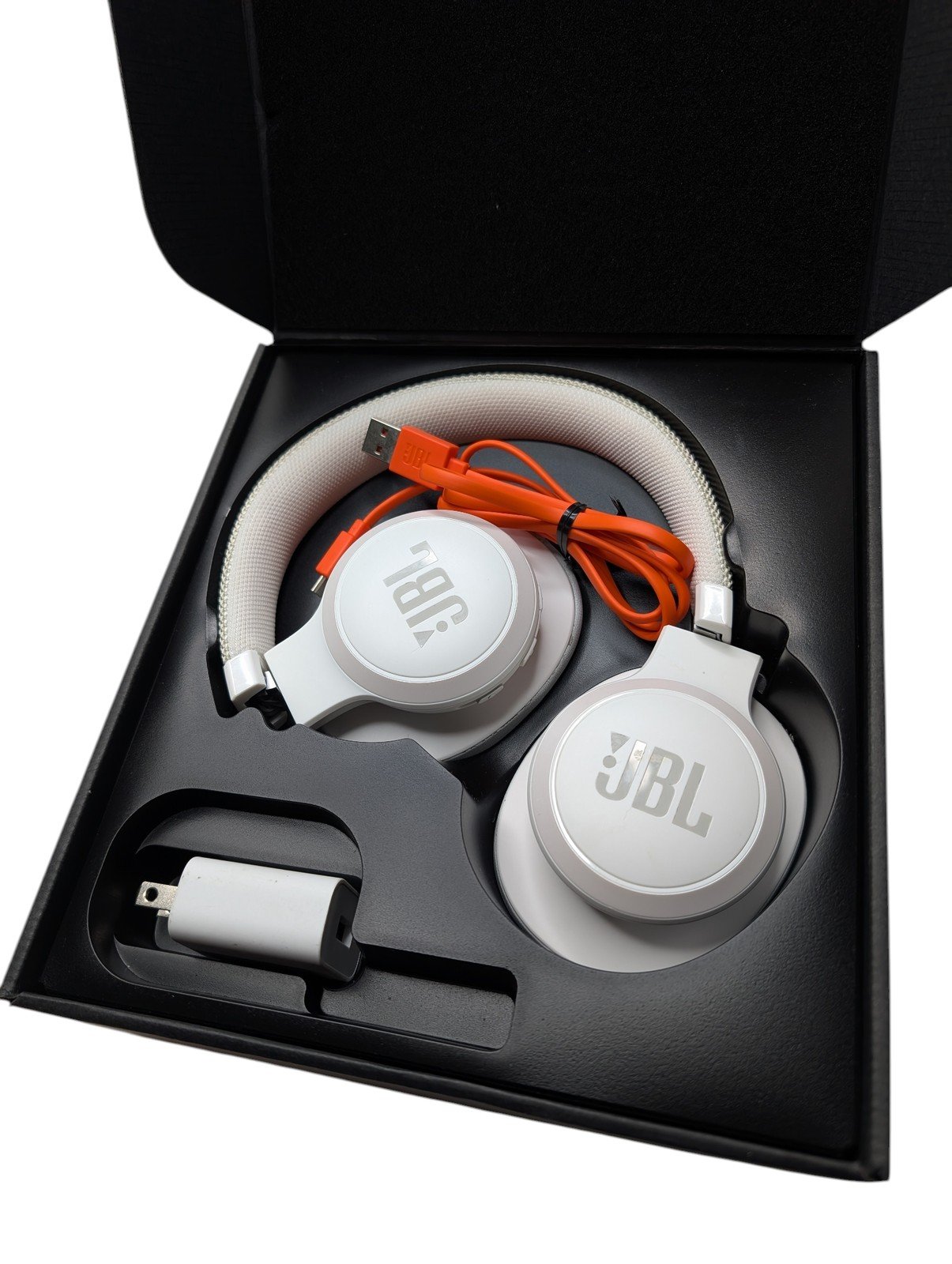 JBL LIVE 500BT - Around-Ear Wireless Headphone - White - Image 2