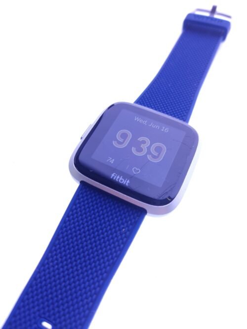 Fitbit FB415SRWT Versa Lite Navy Blue Band SIZE SMALL - Scratched Glass - Image 4