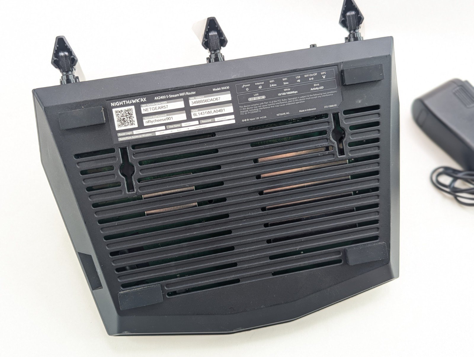 Netgear Nighthawk RAX30 AX2400 5-Stream WiFi 6 Router - Black 3 Netgear Nighthawk RAX30 AX2400 5-Stream WiFi 6 Router - Black - Image 3