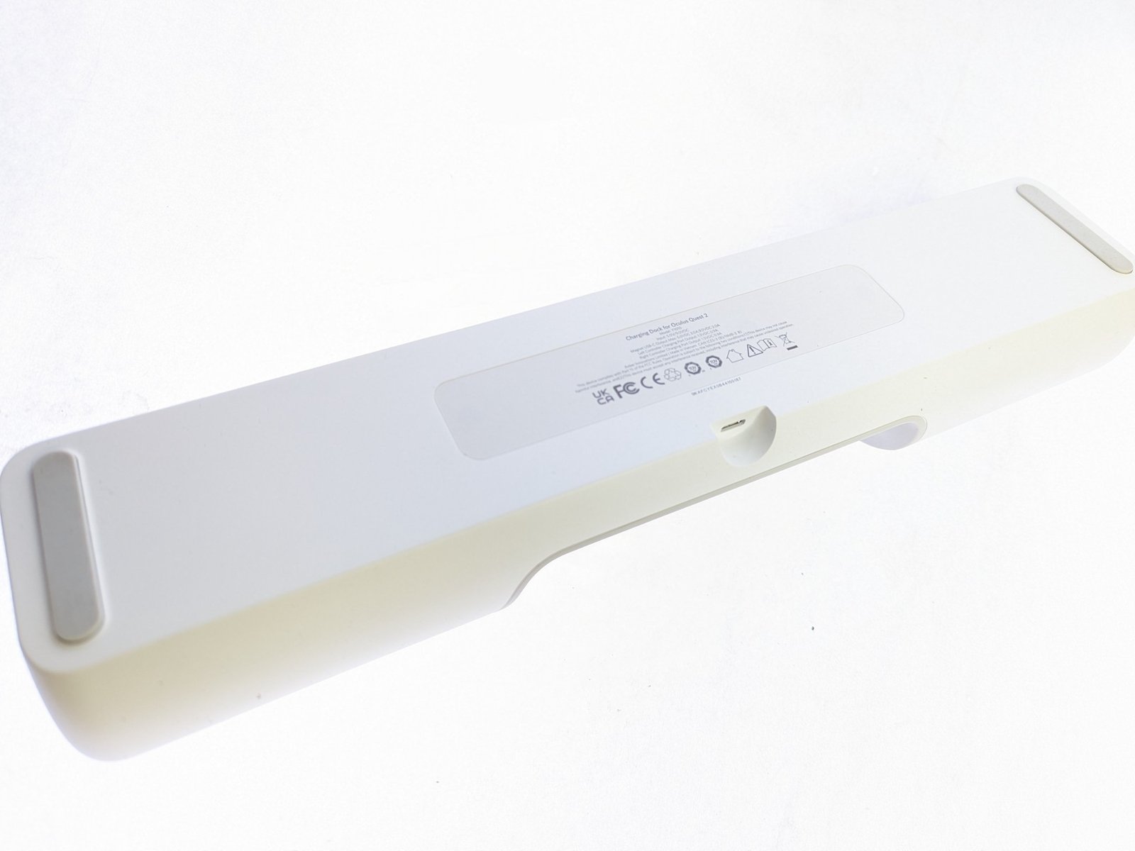 Anker Meta Quest 2 VR Headset & Controllers Charging Dock (White) - DOCK ONLY 3 Anker Meta Quest 2 VR Headset & Controllers Charging Dock (White) - DOCK ONLY - Image 3