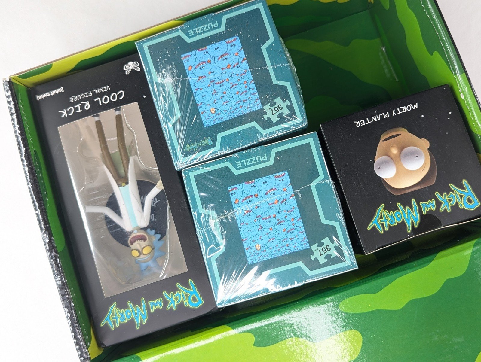 Rick & Morty Gift Box Set - INCOMPLETE 4 Rick & Morty Gift Box Set - INCOMPLETE - Image 4